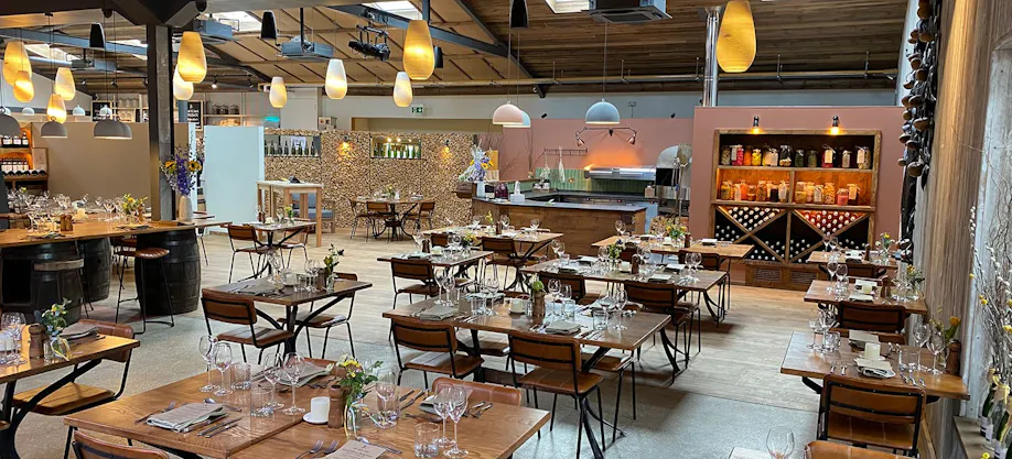 The Farm Table – Darts Farm