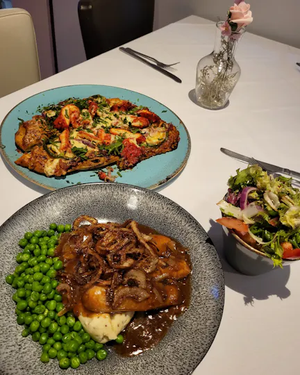 Bennetts Hotel, Restaurant and Bar