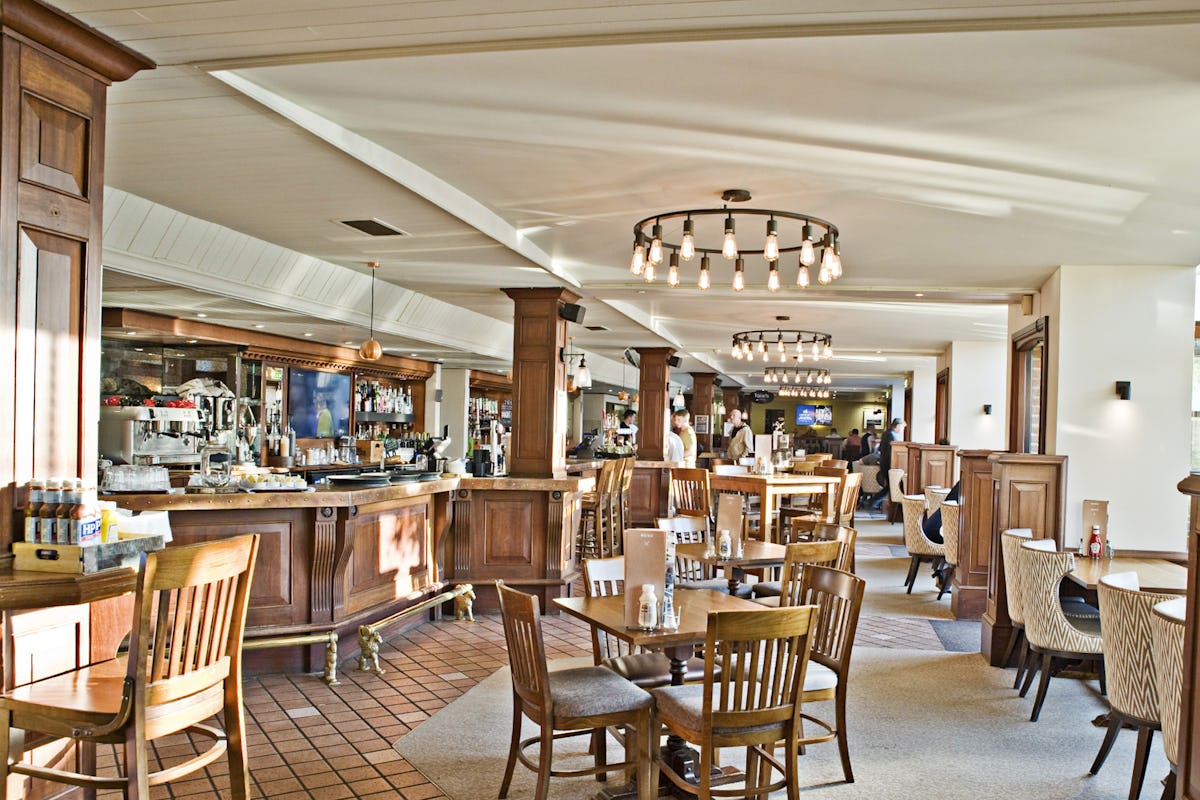 Silvermere Inn on the Lake