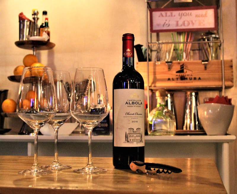 Vine Bar, London Restaurant Review, Menu, Opening Times