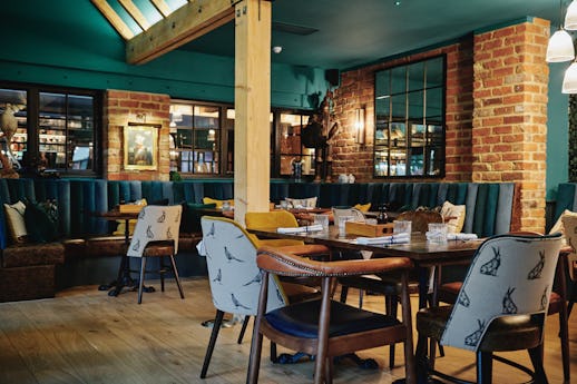 Restaurants near water deals