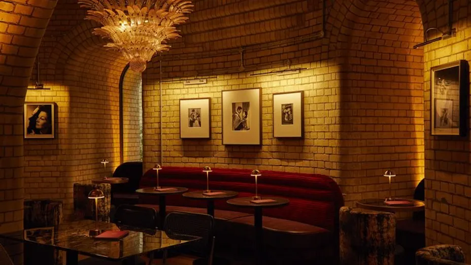 Larry's Bar, London - Restaurant Review, Menu, Opening Times