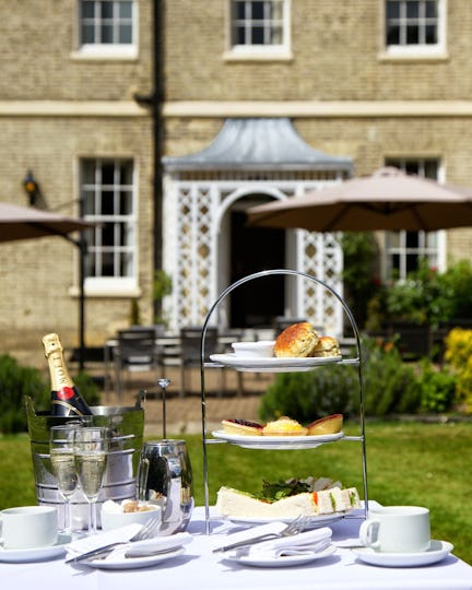Brasserie Restaurant at London Chigwell Prince Regent Hotel