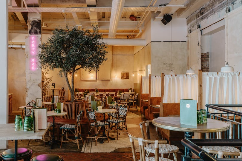 Botanica Hall