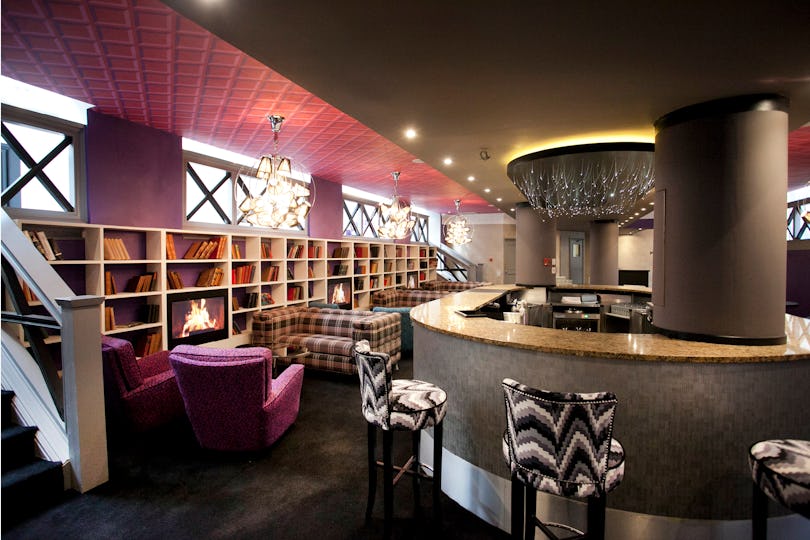 No/6 Bar & Lounge