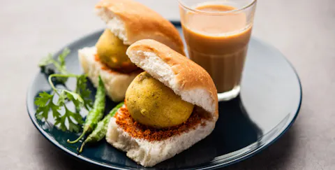 Amol’s Vada Pav