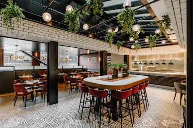 Voyagers Restaurant & Bar