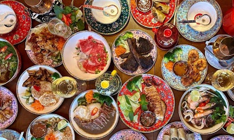 Med Salleh Viet Earls Court