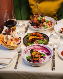 700 Points for lunchtime diners