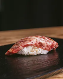 Sushi TONARI