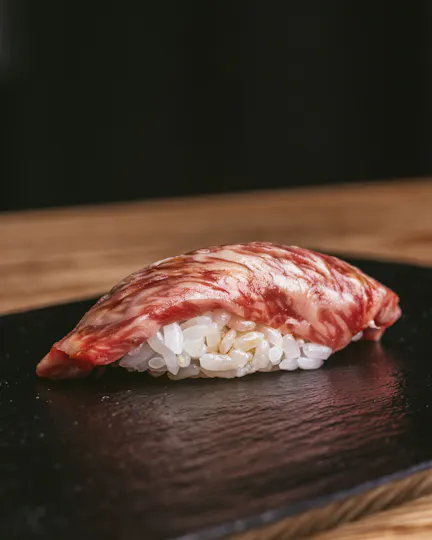Sushi TONARI