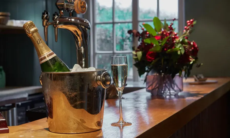 The Golden Ball, Henley-on-Thames
