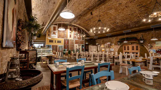 Amora Gusto Tapas & Bar
