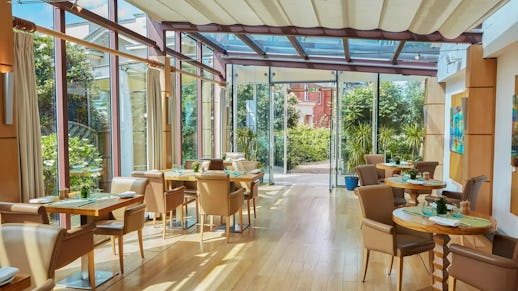 Cafe Sante at Four Seasons Hotel Hampshire