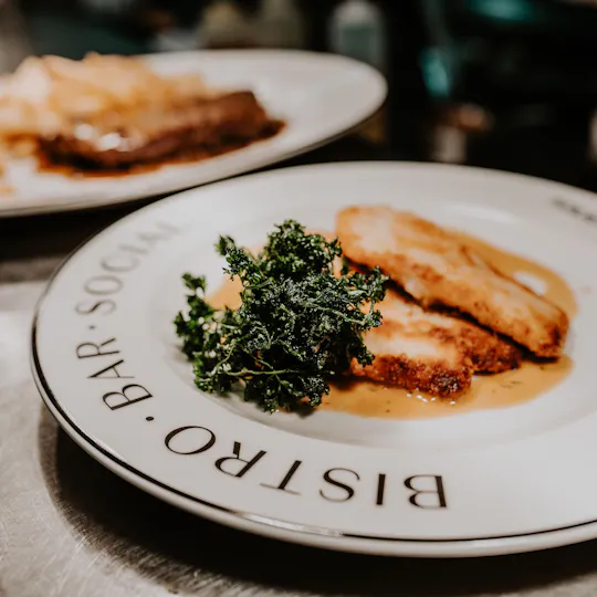 mrDeanes Bistro, Bar & Social