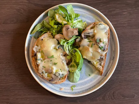 Da Luigi Bistro
