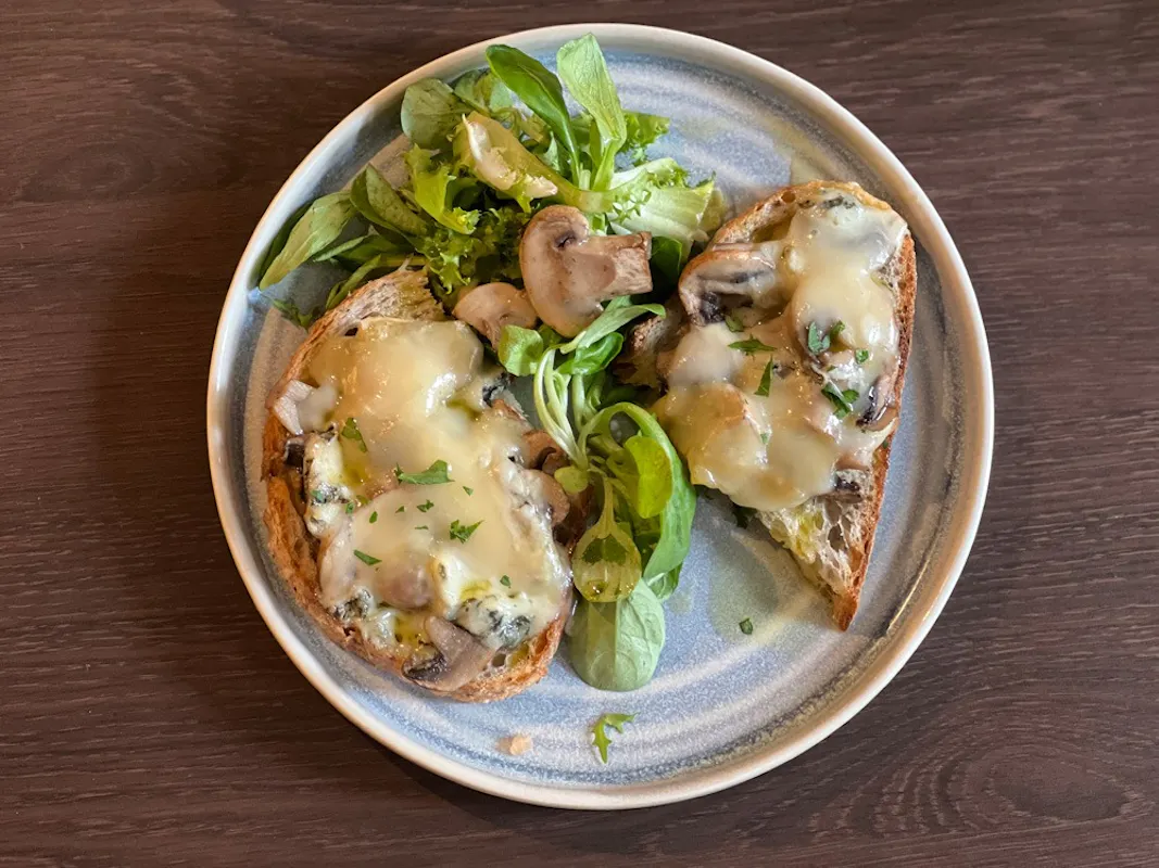 Da Luigi Bistro