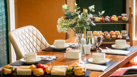 Dune Restaurant at Palm Court Hotel