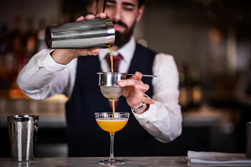 Regina's Bar & Restaurant