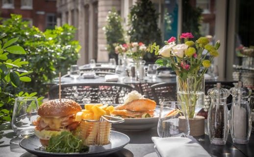 The Avenue Bar & Restaurant at Clayton Hotel London Wall
