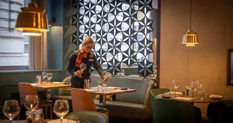 The Avenue Bar & Restaurant at Clayton Hotel London Wall