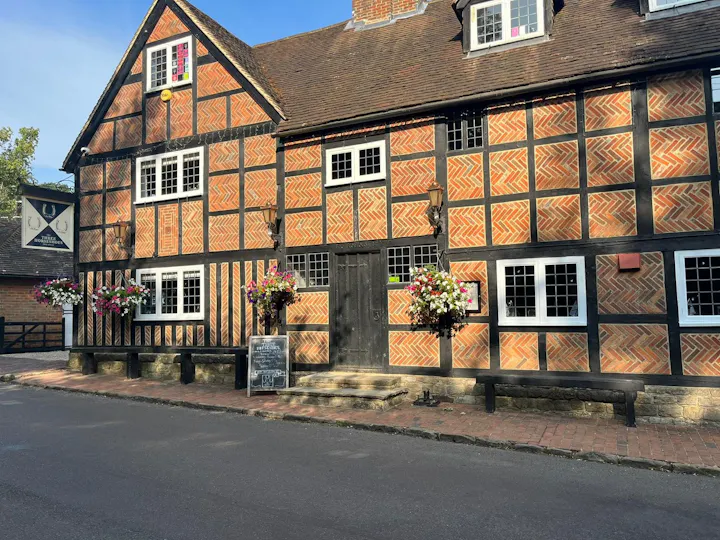 Three Horseshoes
