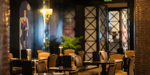 Atrium Bar & Restaurant at The President Hotel