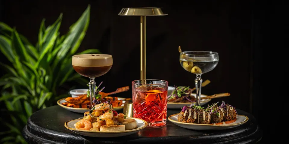 Atrium Bar & Restaurant at The President Hotel