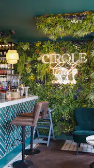 Cirqle Cafe & Bar