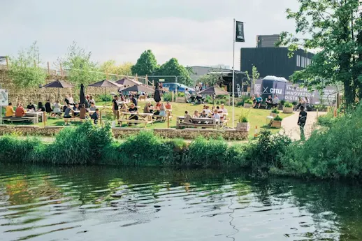 Piglove by the River