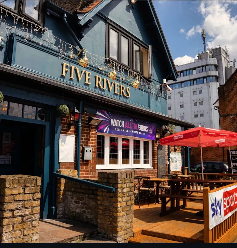 Five Rivers Bar and Restaurant