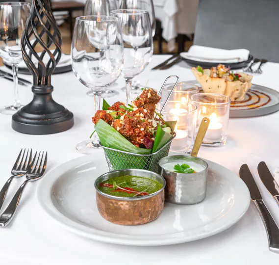 La Petite Bar & Grill