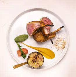 La Petite Bar & Grill