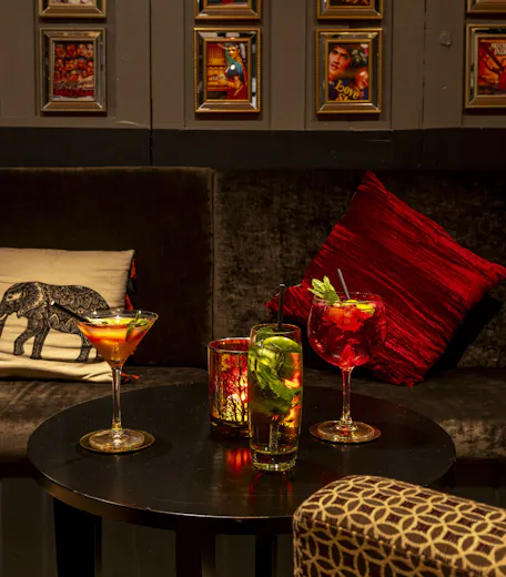 La Petite Bar & Grill