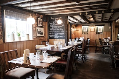 Oak Inn