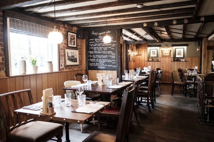 Oak Inn
