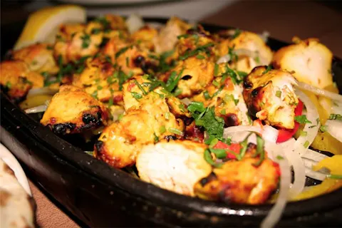 Faanoos Chiswick