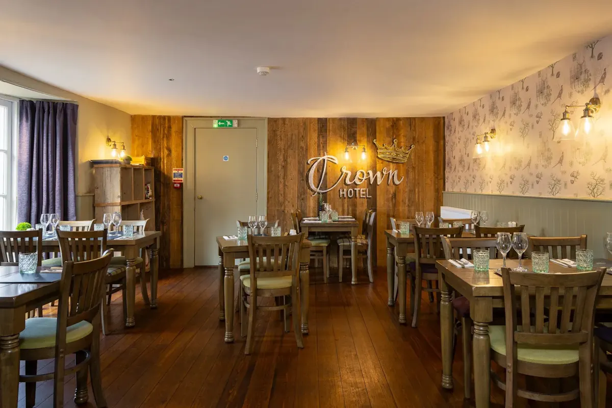 The Crown Lynton