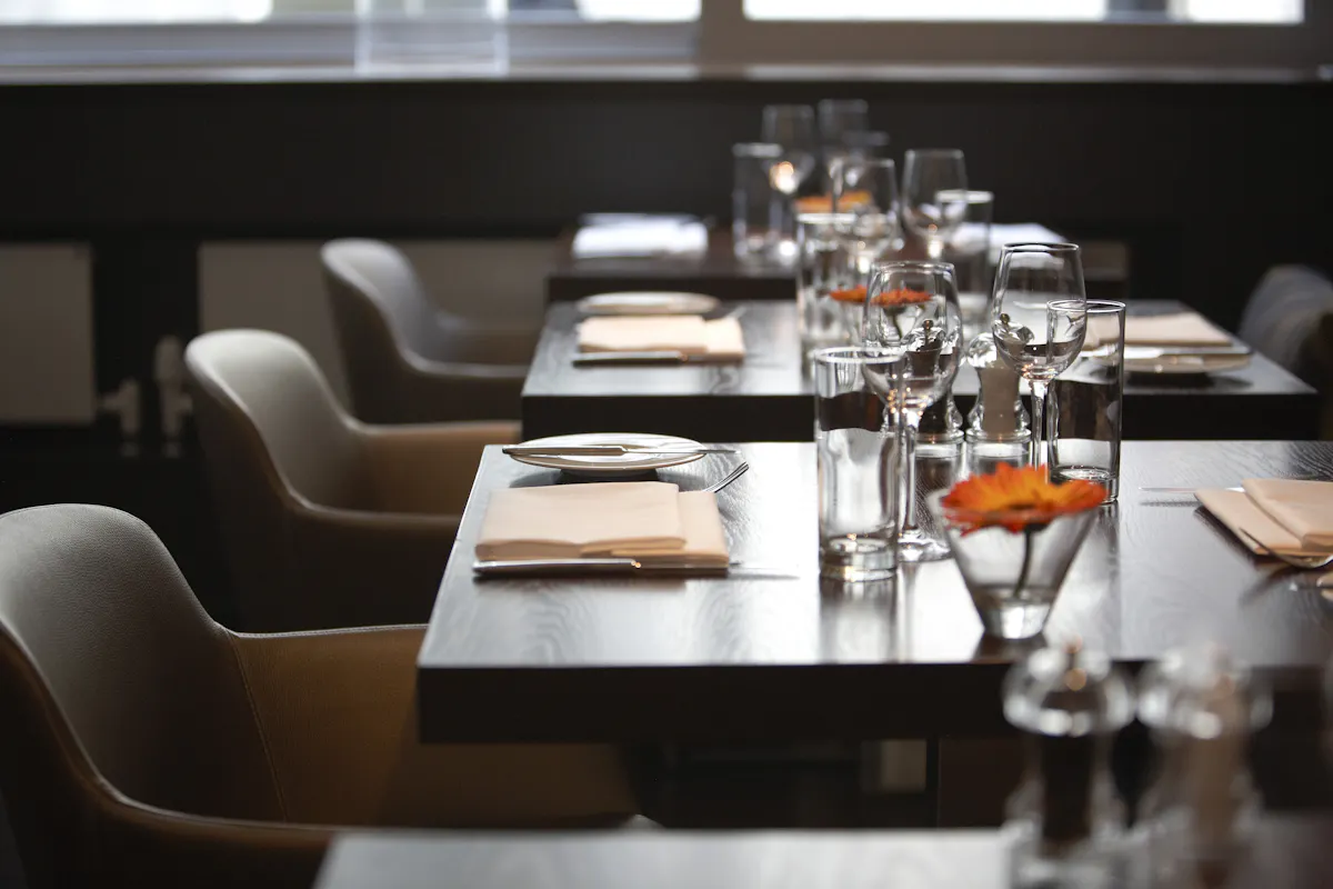 Off The Wall Restaurant at the Apex London Wall Hotel