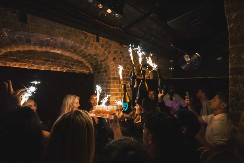 Luna Lounge & Club