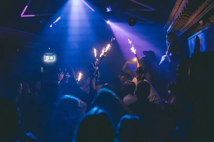 Luna Lounge & Club