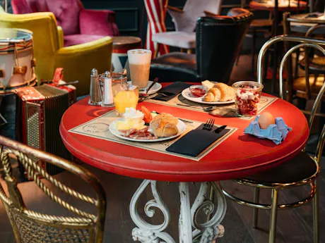 Ruby Lucy Hotel & Bar