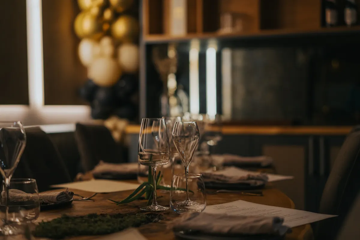 Fourwards Restaurant 