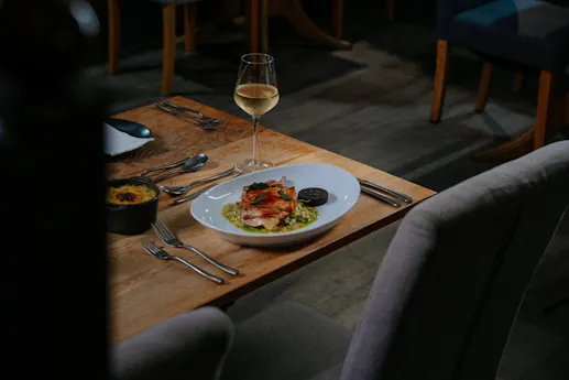 Fourwards Restaurant 