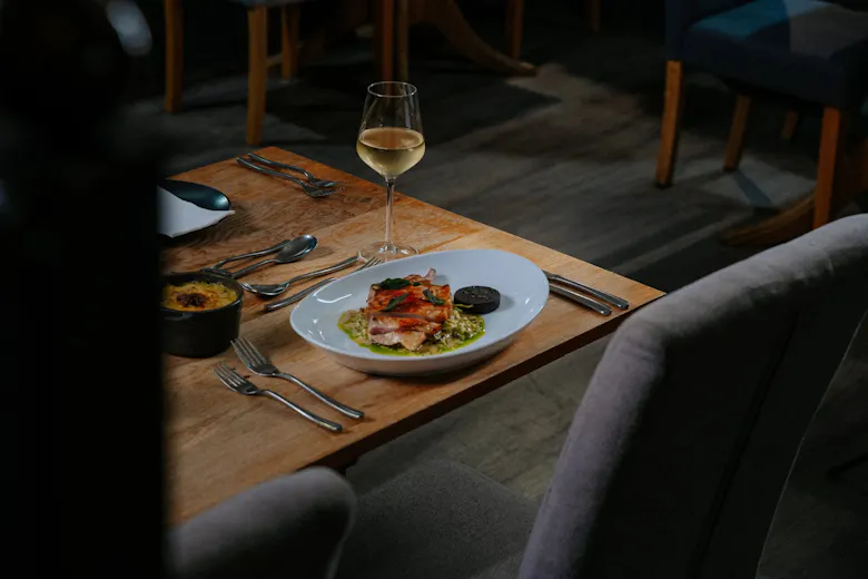 Fourwards Restaurant 