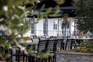 The Grill at Oakwood Hotel