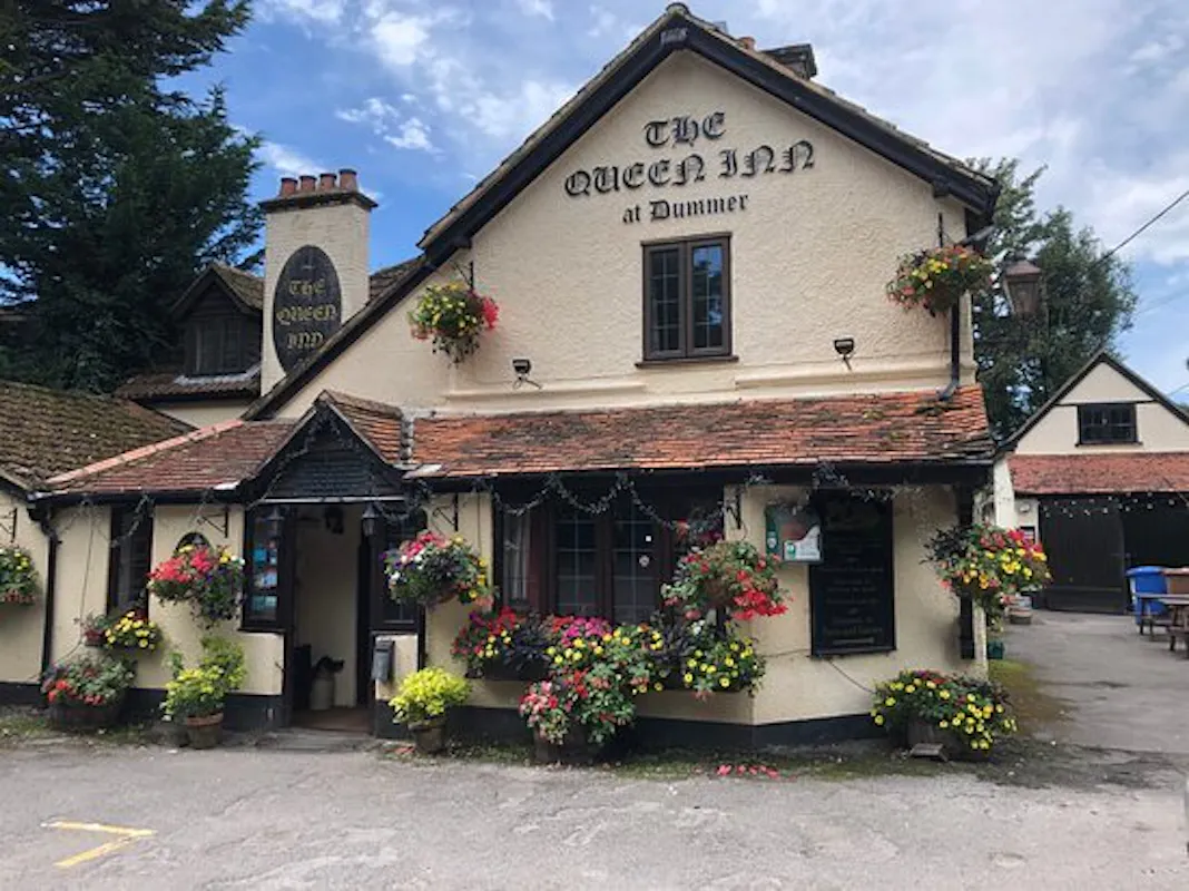 The Queen Inn