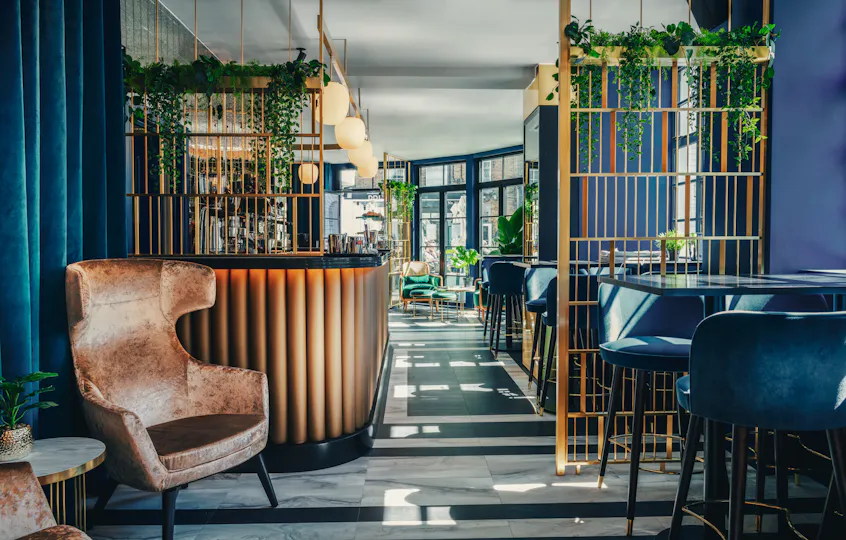 Reign Bar and Lounge