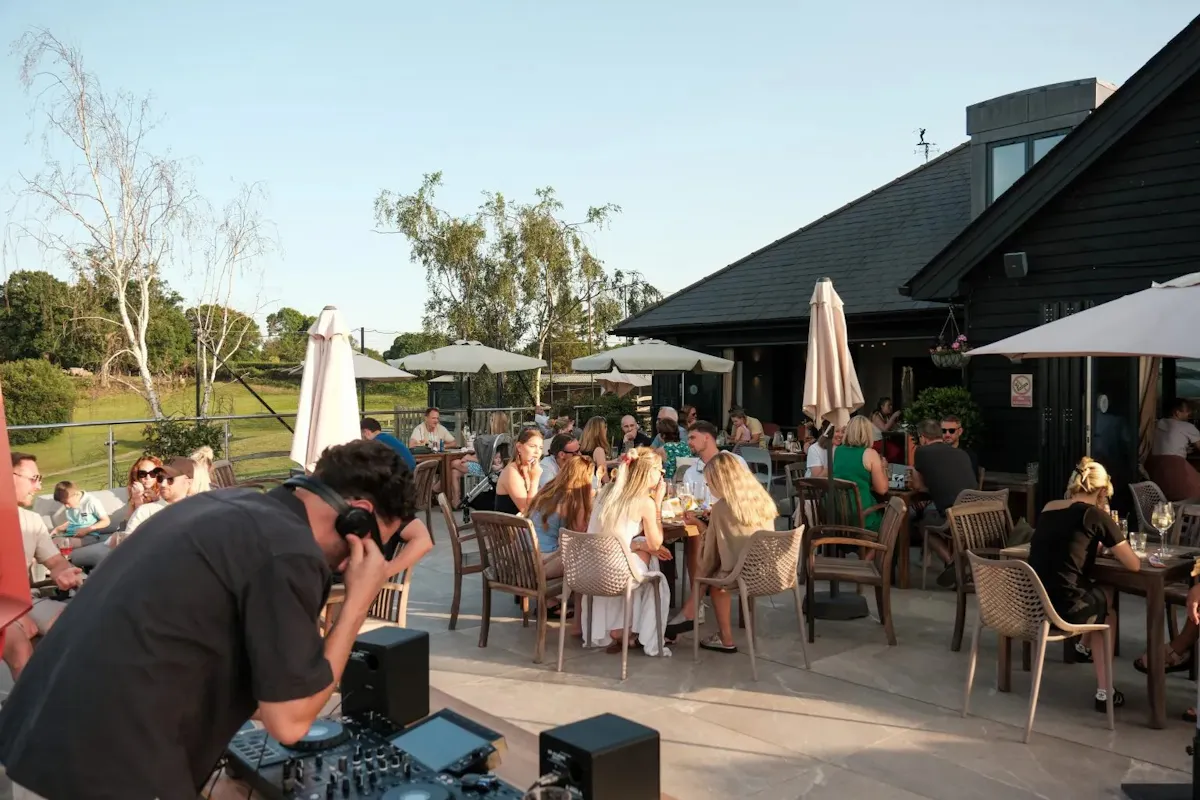 180 Degrees Bar & Kitchen