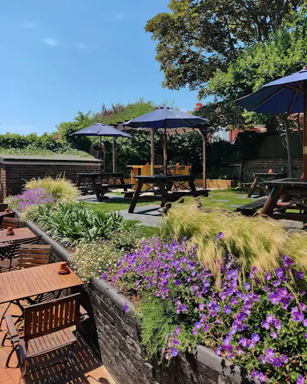 The Connaught Pub & Kitchen